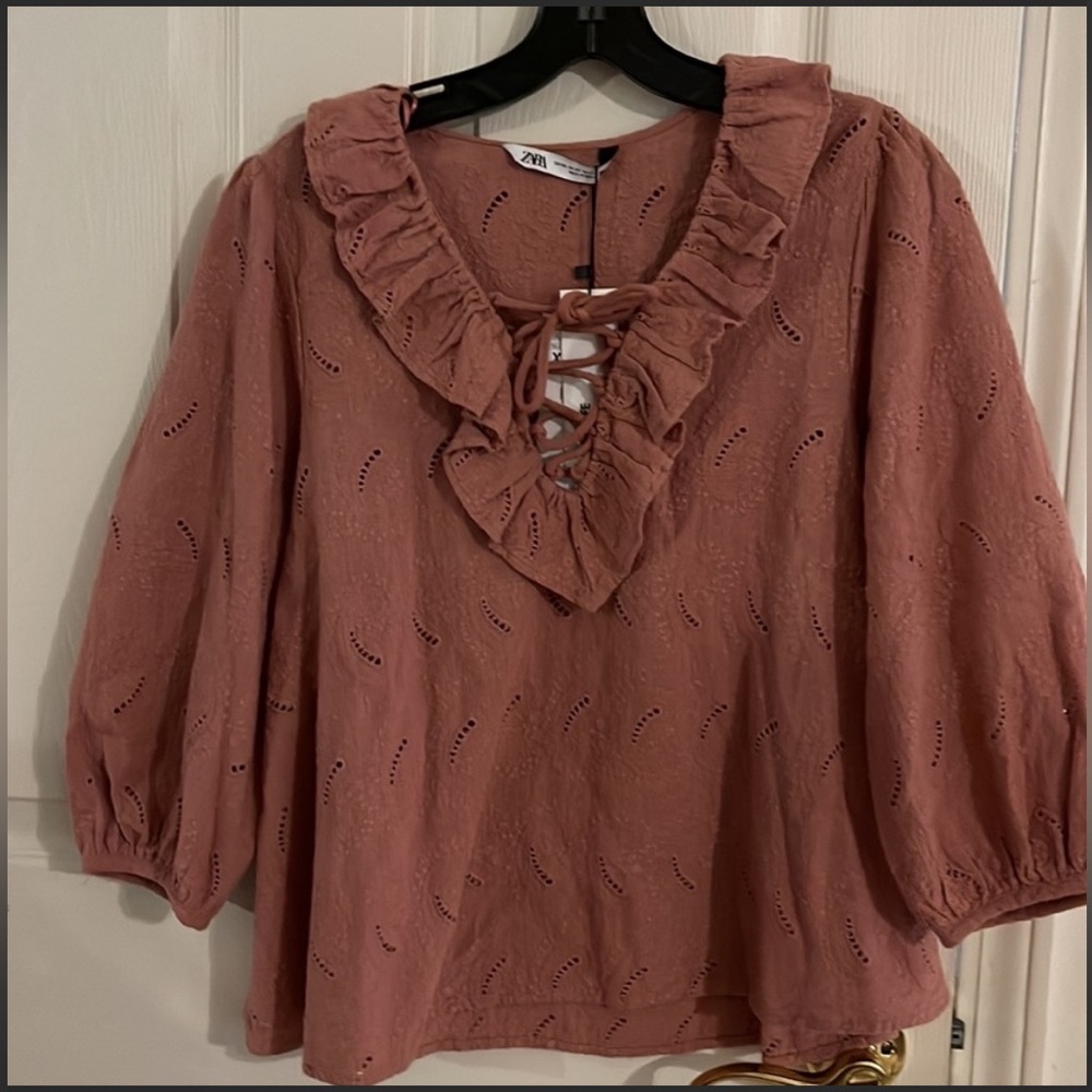 ZARA embroidered ruffle blouse XS